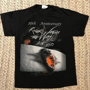 Roger Waters (Pink Floyd The Wall 2010 Tour Shirt